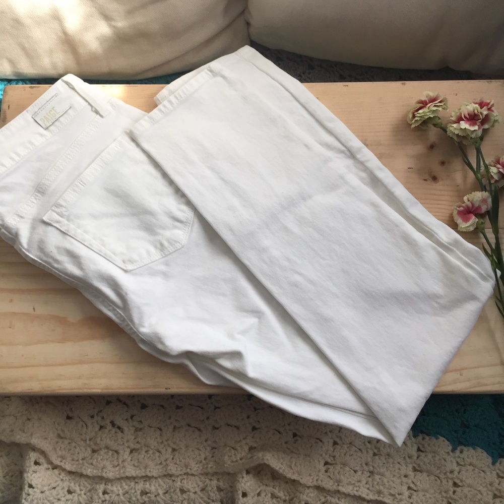 PAIGE • White Skyline Ankle Peg Jeans